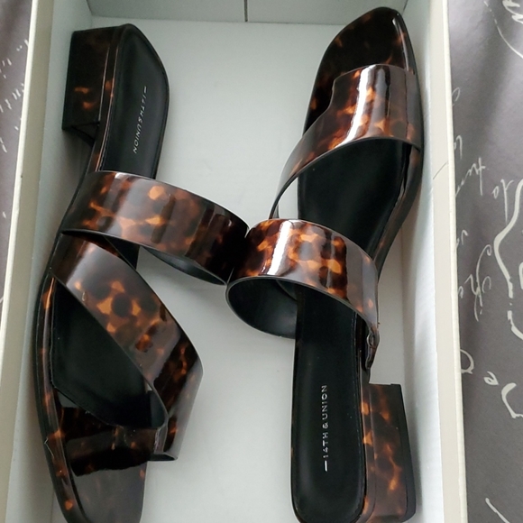 Womens sandals - Picture 5 of 5